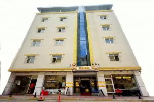 Dimet Park Hotel, Van