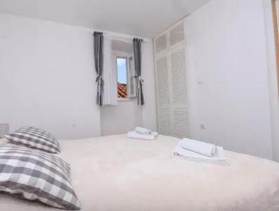 Tragos Lemon Tree - 5