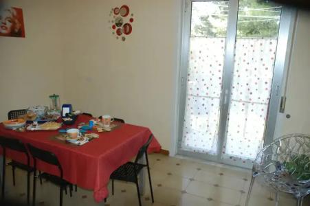 Hollywood Bed & Breakfast - 10