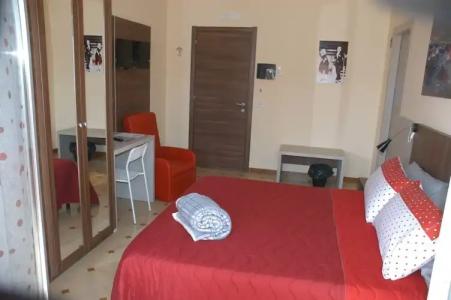 Hollywood Bed & Breakfast - 21