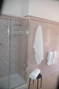 Hollywood Bed & Breakfast - 19