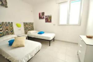 Villette Sacher, Alliste