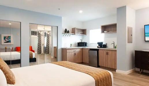 Oceanside and Suites - 50