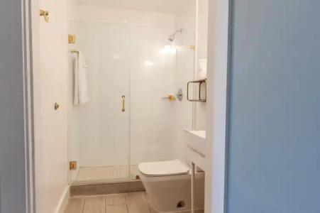 Oceanside and Suites - 9