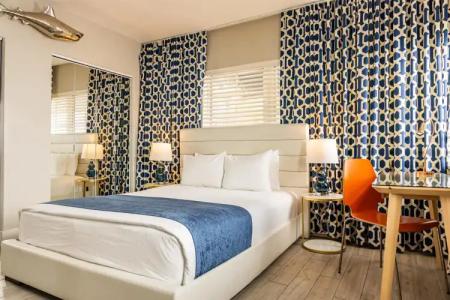 Oceanside and Suites - 4