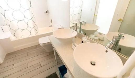 Oceanside and Suites - 59