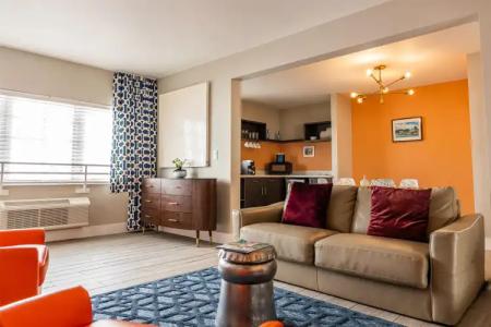 Oceanside and Suites - 2