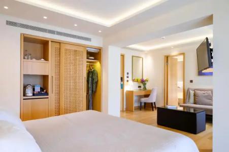 Somewhere Boutique Vouliagmeni - 11