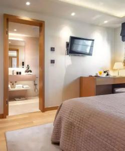 Somewhere Boutique Vouliagmeni - 52