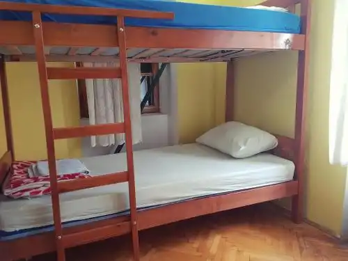 Hostel 89 - 12