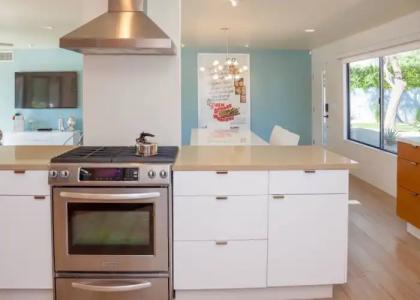 Mid-Century Deluxe - 54