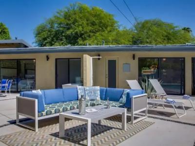 Mid-Century Deluxe - 29