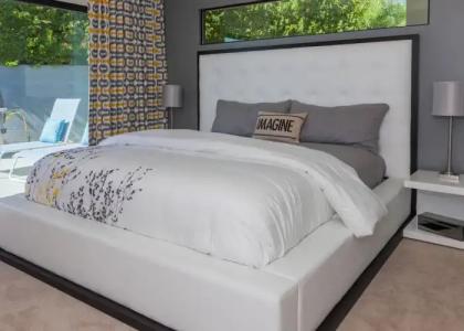 Mid-Century Deluxe - 36