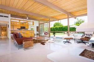 Wexler Fishbowl at Sunmor Estates, Palm Springs