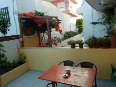 Pantheon Deluxe Apartments - 13