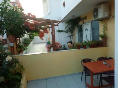 Pantheon Deluxe Apartments - 16