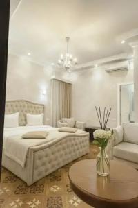 Royal Renaissance - 99