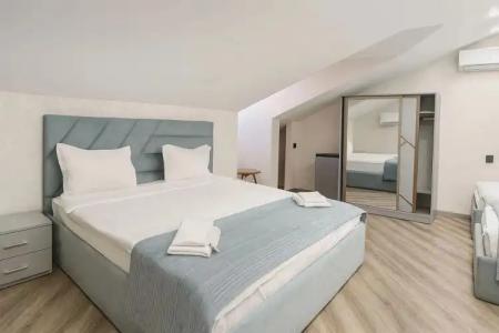 Royal Renaissance - 75