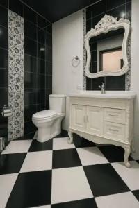 Royal Renaissance - 58