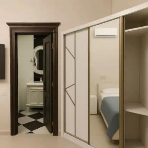 Royal Renaissance - 51