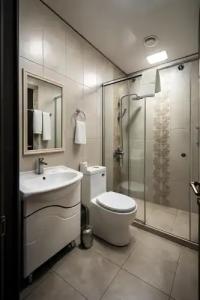 Royal Renaissance - 82