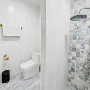 Royal Renaissance - 63