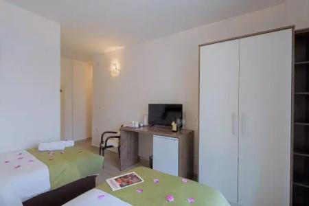 Le Marc Guest House - 8