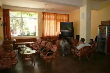 Complex Lemon Grove - 18