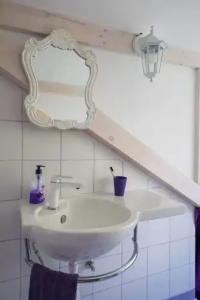 Guest House Gugily - 54