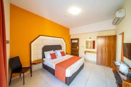 Il-Logga Boutique - 22