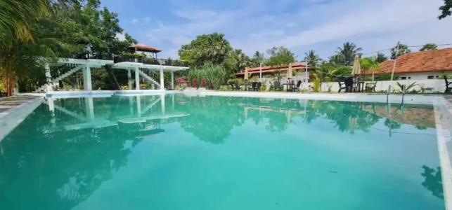 Lucky Beach Resort - 28