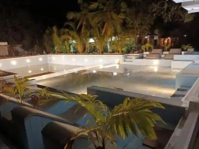 Lucky Beach Resort - 11