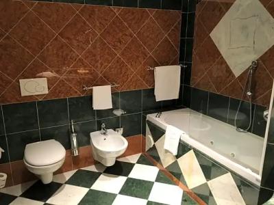 Regina Palace - 100