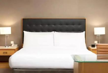 DoubleTree by Hilton - 41