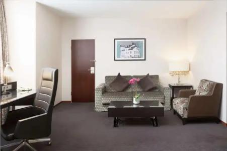 DoubleTree by Hilton - 52