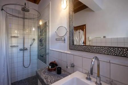 Melenos Art Boutique - 51