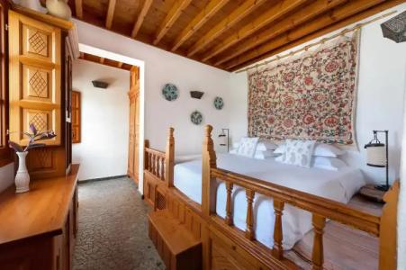 Melenos Art Boutique - 60