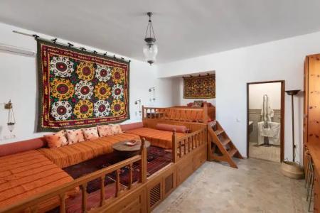 Melenos Art Boutique - 80