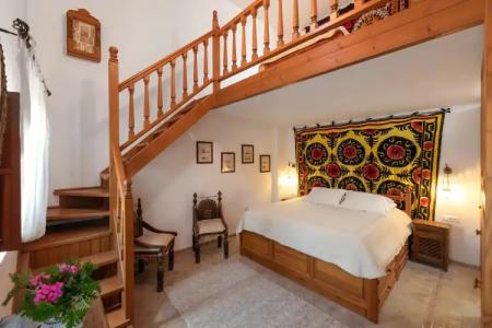 Melenos Art Boutique - 78