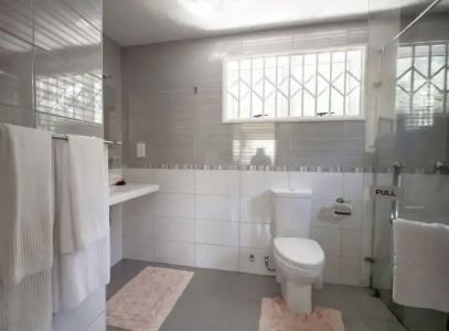 Surfers Beach Self Catering Chalets - 17