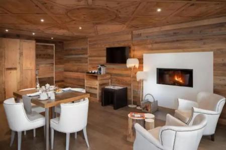 Hostellerie du Pas de l'Ours "Relais et Châteaux" - 84