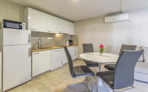 Mobile Home Rojnic - 42