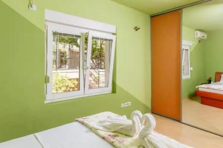 Spacious Central Magik Mini-hotel - 36