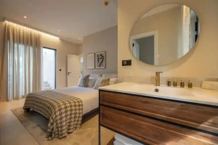 Brown Beach House & Spa - 7