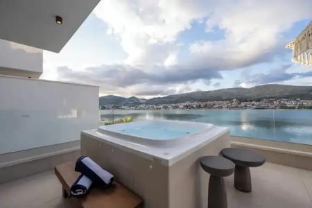 Brown Beach House & Spa - 13