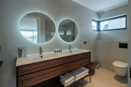 Brown Beach House & Spa - 16