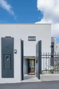 Brown Beach House & Spa - 0