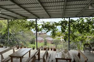 V Gostyakh U Agopa Guest House, Novyjj Afon