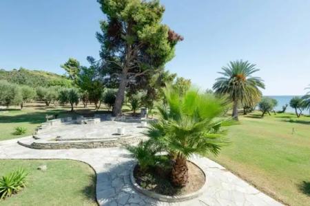 Malt Beachfront Villa - 35