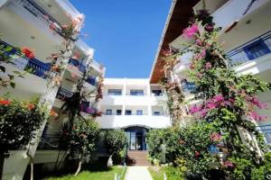 One More Day Hotel, Turgutreis